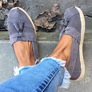 NEW TOMS FLATS